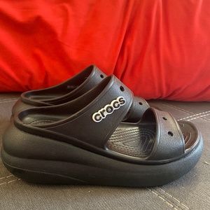 Crocs Classic Crush Sandal - LIKE NEW